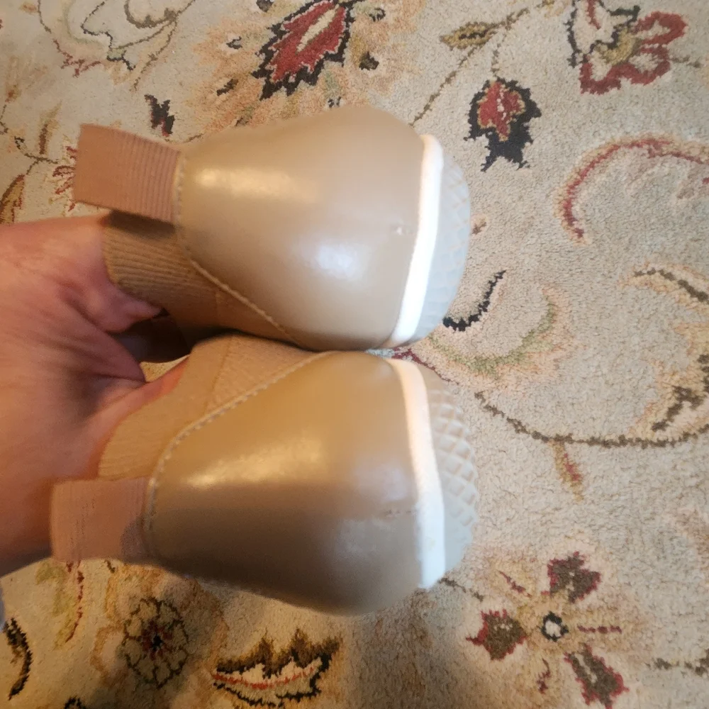 David Tate Gossip sneakers, ivory, size 10, never worn. Nordstrom